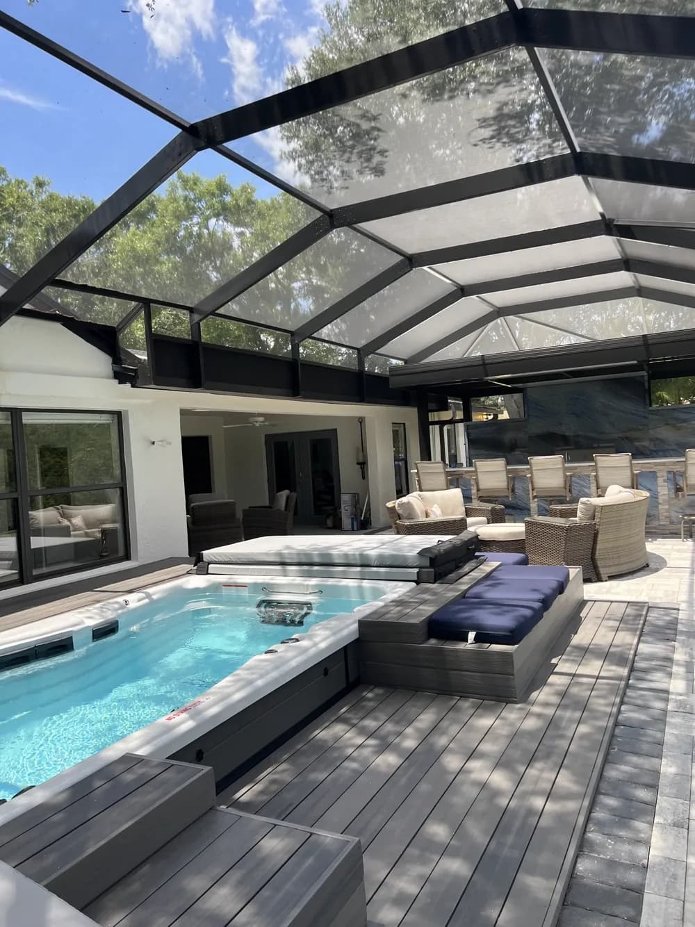 Outdoor living & pools